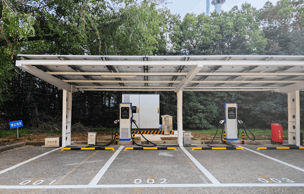 江蘇南京光儲超充一體式充電站